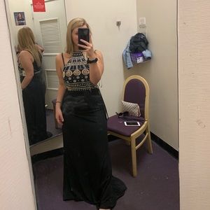 Prom dress never worn ended up not going